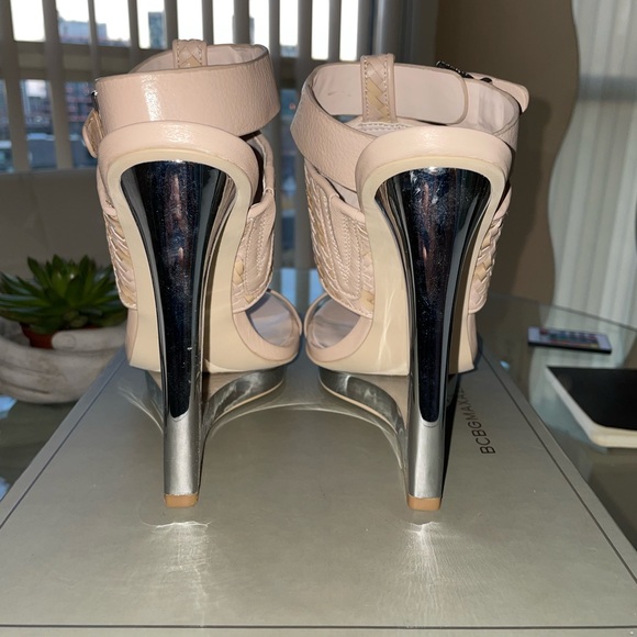 BCBG Wedge Heels - Picture 6 of 7